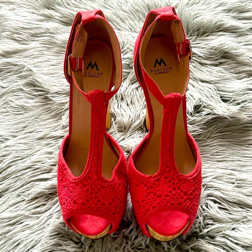 Shoedazzle Jessy Coral Platforms Size 8